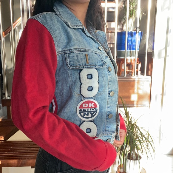 Vintage DKNY cropped denim jacket - Picture 2 of 4